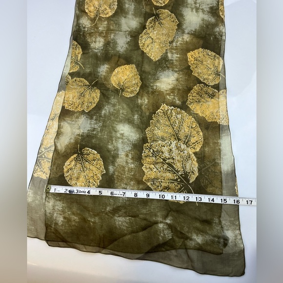 Vintage Larioseta Italy 100% Silk Elegant Olive Green Leaf Scarf N276-51 - Picture 2 of 6